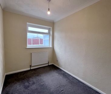 Highgate Close, New Rossington, DN11 - Photo 2