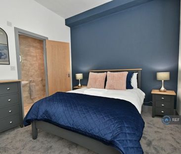 1 bedroom in a house share to rent - Photo 4