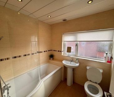 Queensway, Crosby, L22 4RA - Photo 5