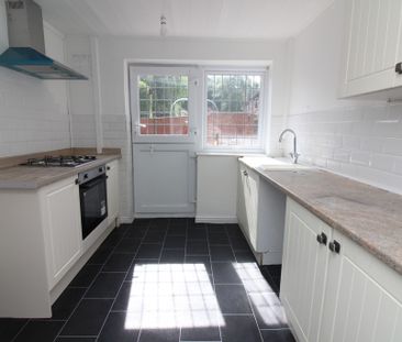 3 Bedroom End Terraced House - Photo 5
