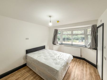 7 bedroom Detached house to rent - Photo 3