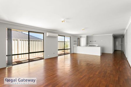 3 Pynsent Lane, CANNING VALE WA 6155 - Photo 4