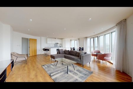 2 Bed Penthouse, Headstone Road, HA1 - Photo 2