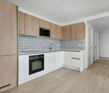 Clarendon Road, Watford - Photo 1