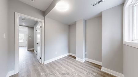 253 Oakwood Avenue #1 - Photo 4
