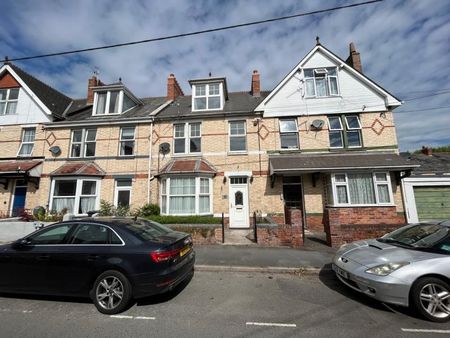 4 bedroom terraced house to rent - Photo 4