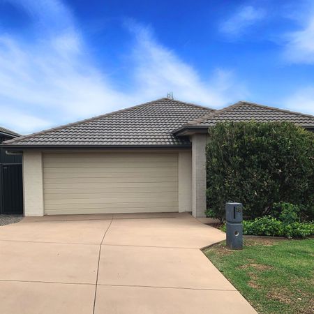 Spacious 4-Bedroom Home - Photo 4