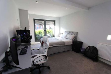 Balmoral Apartments, Valkyrie Road, Westcliff-on-sea, Essex, SS0 - Photo 4