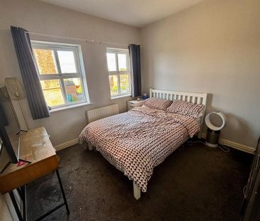 3 bedroom apartment to rent - Photo 4