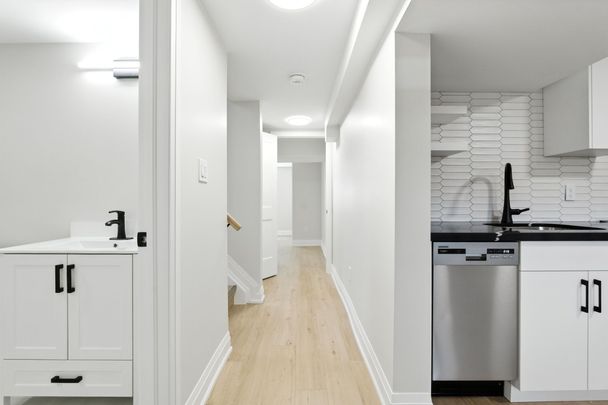 For Lease - 929 Upper Ottawa Street Unit# B, Hamilton, Ontario - Photo 1