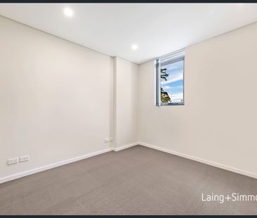 Modern Two Bedroom Apartment - Photo 2