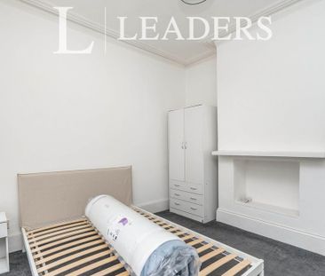 4 bedroom terraced house to rent - Photo 6