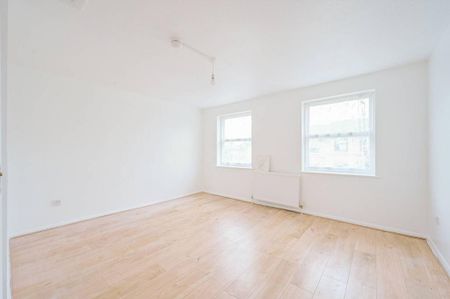 3 bedroom flat to rent - Photo 3