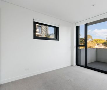 Embassy Residences - Photo 6