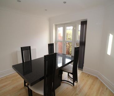 4 bedroom townhouse to rent - Photo 3