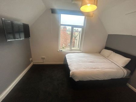 4 Bed Flat, Beech Avenue, NG7 - Photo 2