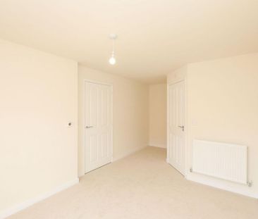 3 bedroom detached house to rent - Photo 2