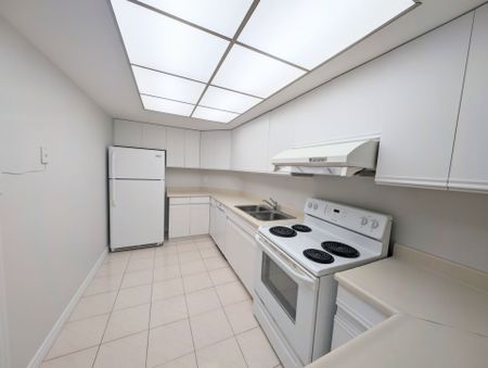 For Lease - 280 Simcoe Street Unit# 506, Toronto, Ontario - Photo 2