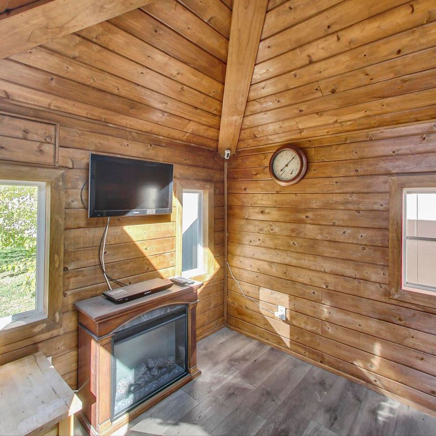 For Lease - 2 Whalen Court, Richmond Hill, Ontario - Photo 1