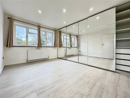 Trumpsgreen Road, Virginia Water, Surrey, GU25 4HX - Photo 5