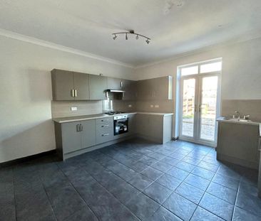 2 bedroom House To Let Total Size: 819 SQ FT - Photo 5