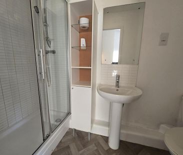 2 bedroom flat to rent - Photo 6