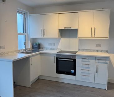 2 Bed Flat, Linton Road, BN3 - Photo 4