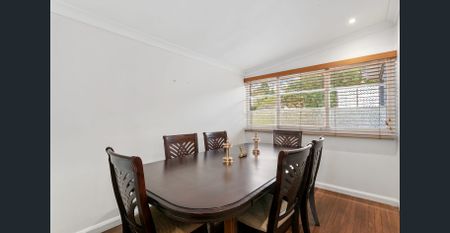 Family Home in Beecroft Primary and Cheltenham Girl's Catchment - Photo 5