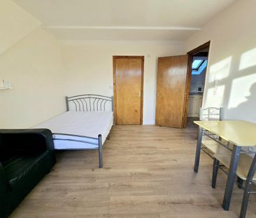Studio to rent - Photo 6