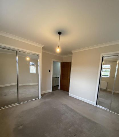 2 bedroom semi-detached house to rent - Photo 3