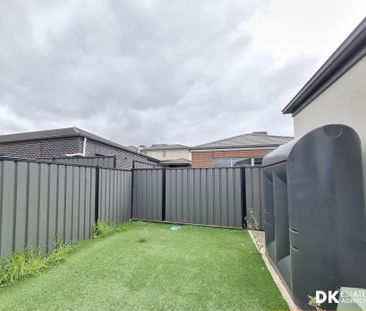 Family living home in Tarneit - Photo 1