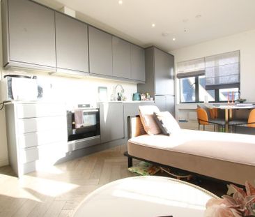 2 bedroom penthouse to rent - Photo 4