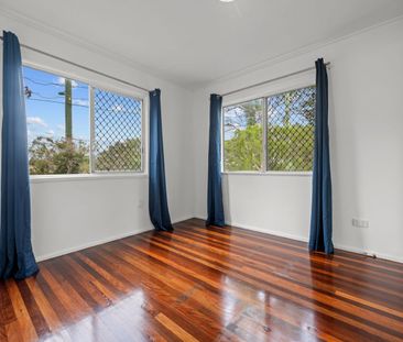 Spacious Family Home with Outdoor Entertaining Area - Photo 4