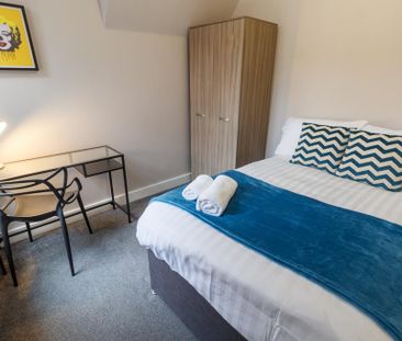 4 bedroom terraced house to rent - Photo 1