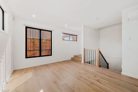 4 Bed, 3 Bath - Photo 2