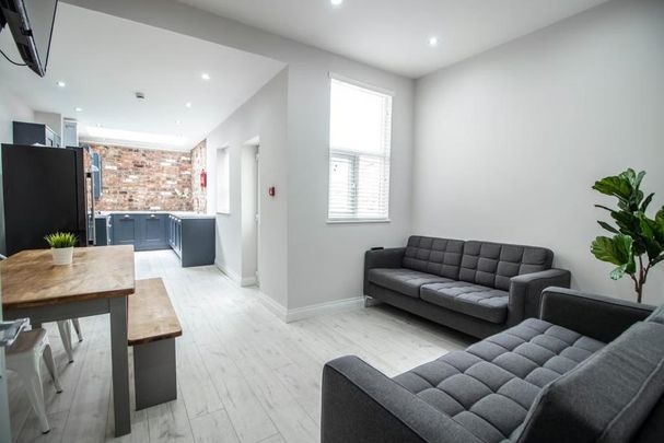 7 bedroom terraced house to rent - Photo 1