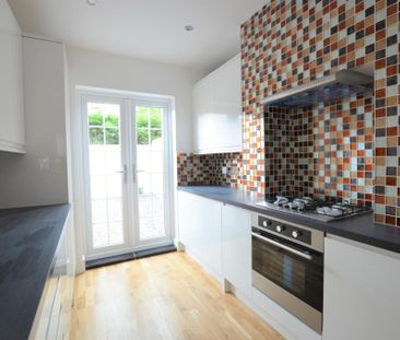 3 bedroom terraced house to rent - Photo 3