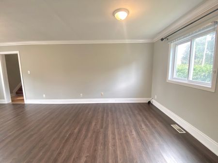 $2,700 / 3 br / 2.5 ba / 1500 sqft 3BR Duplex in Hamilton - Photo 2