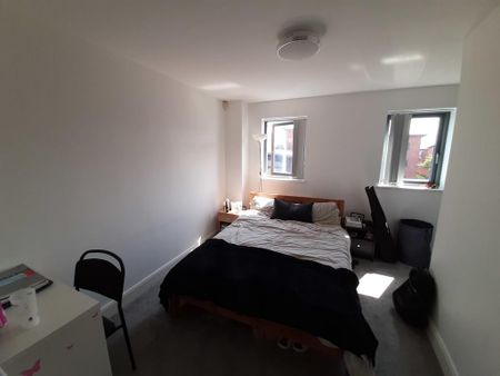 3 bedroom apartment to rent - Photo 4