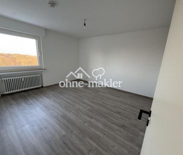 Neu renovierte 2,5 -Zimmer-Wohnung mit Balkon und Weitsicht ins Sau... - Photo 3
