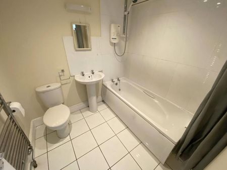 2 bedroom maisonette to rent - Photo 4