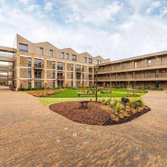 The Oakgate, Leatherhead, KT22 - Photo 1