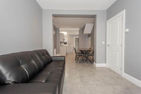 26 St. Albans Gardens, Belfast, BT9 5DR - Photo 3