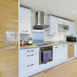 Wessex Court, Farnborough Wessex Court, Farnborough - Photo 2