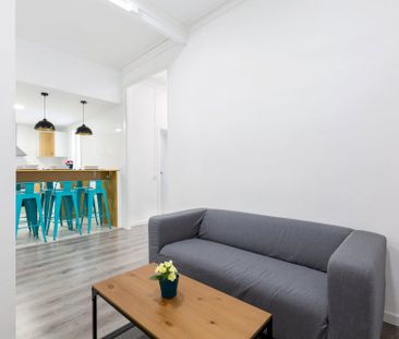 Double room in Eixample - Photo 1