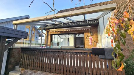 3-Zimmer-Erdgeschosswohnung, Terrasse, Garten, 2 Carports, Garage - Photo 3