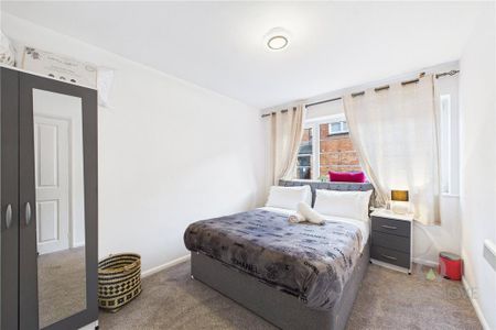 2 bedroom flat to rent - Photo 4