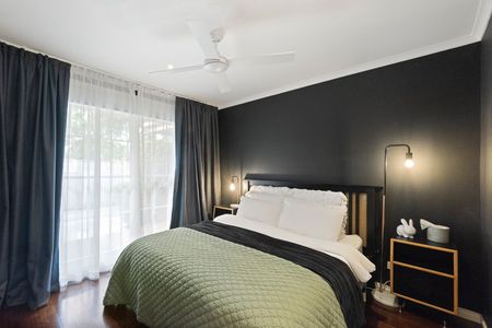 SPACIOUS, SUN-DRENCHED BEACHSIDE REAR UNIT - Photo 5