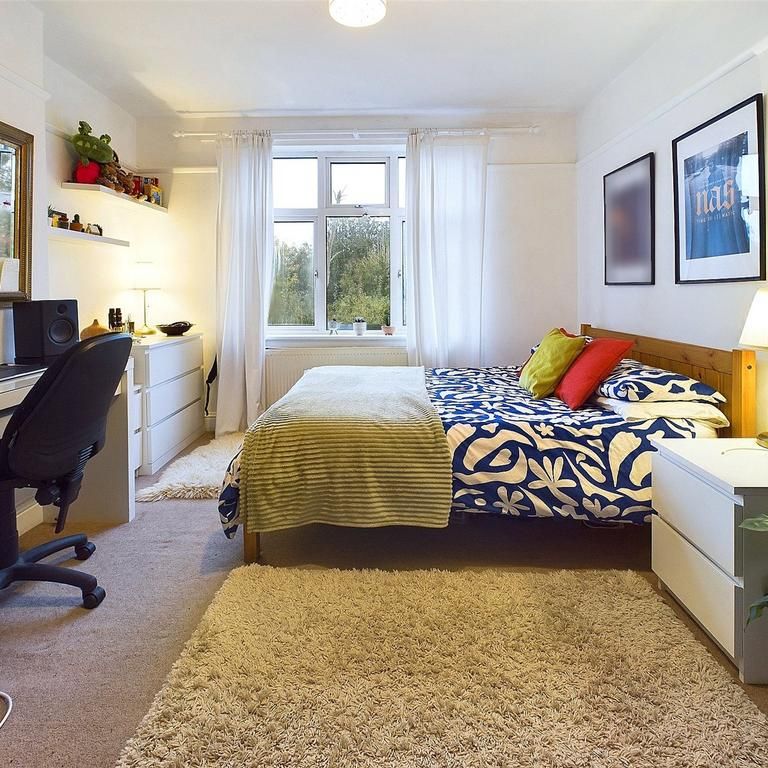 4 bedroom semi-detached house to rent - Photo 1