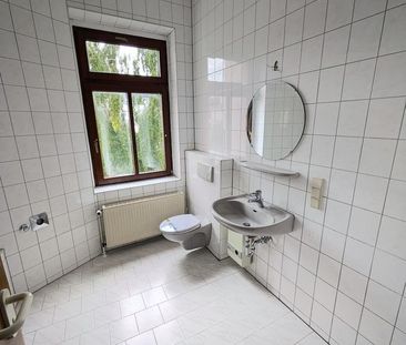 ++ helle 2-Raum Wohnung mit Tageslichtbad, Küche möglich - top-ange... - Photo 1